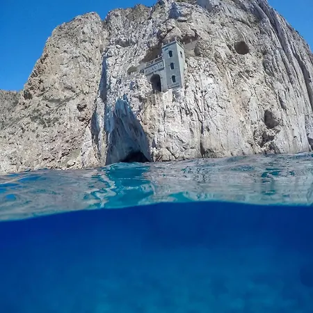 Aligia Villa *